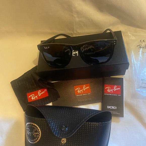 Sunglasses main image 4
